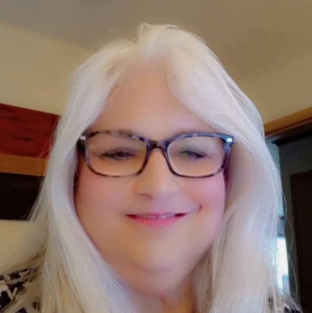 Meet your Posher, Debbie